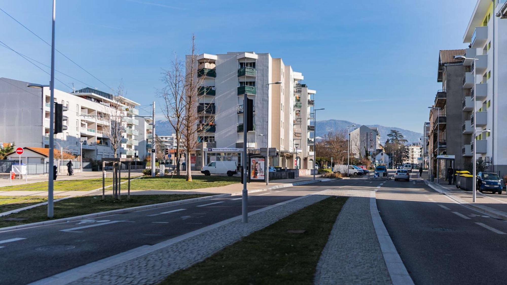 Lac-Montagne-Leman-Geneva, Garage, Tram Annemasse Buitenkant foto